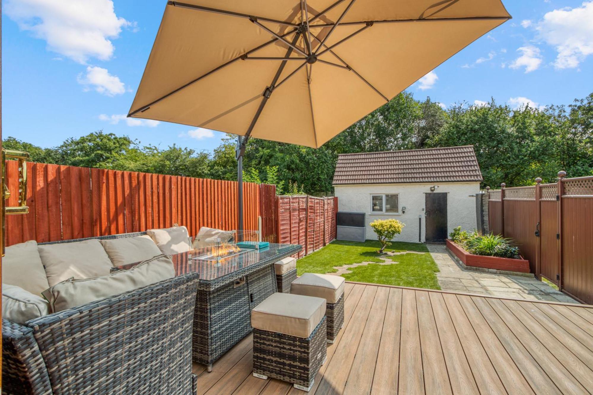 Casa Marina- 4 Bedroom House With Garden And Balcony Londra