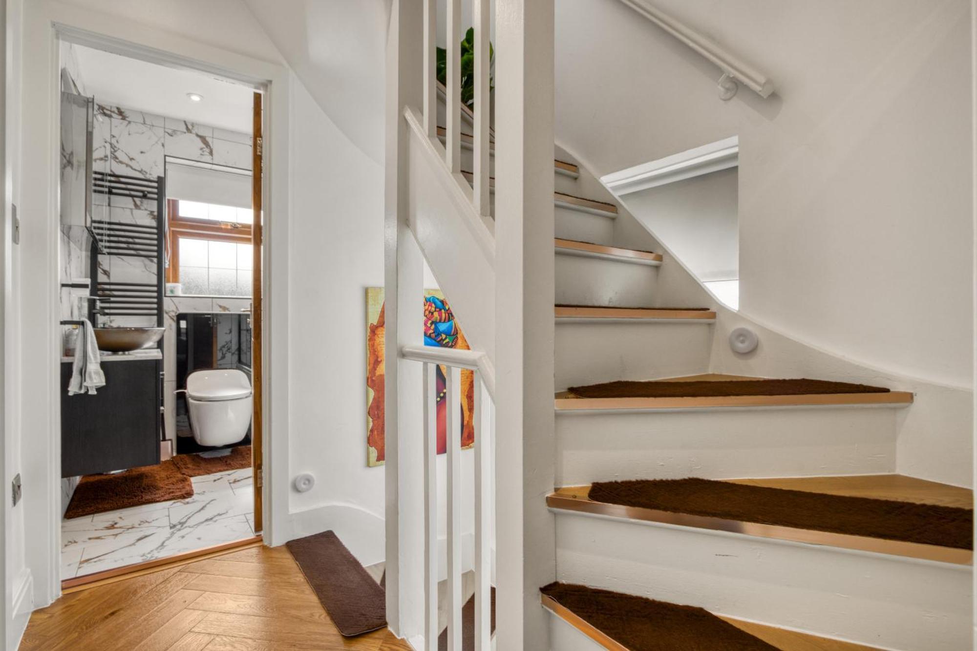 Casa Marina- 4 Bedroom House With Garden And Balcony * Londra